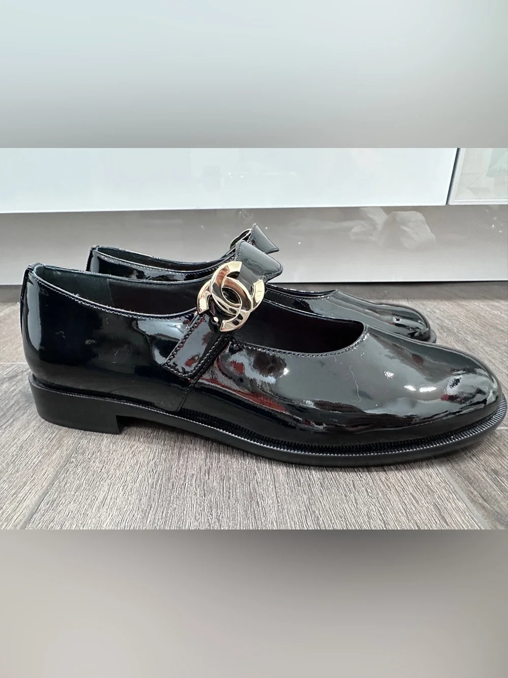 NEW CHANEL BLACK PATENT LEATHER MARYJANES WITH GOLD CC LOGO ADJUSTABLE LOCK 38C
